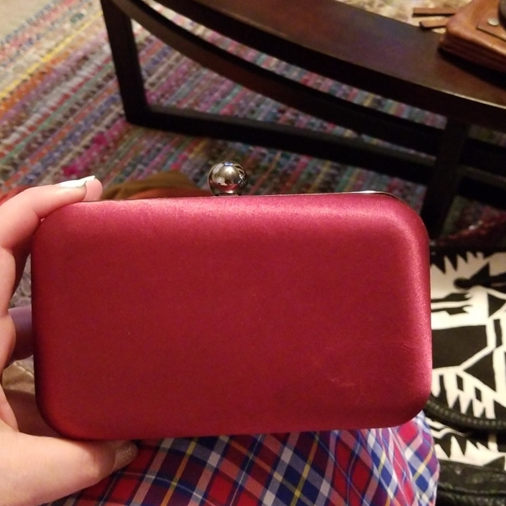 Clutch - Picture 2 of 3